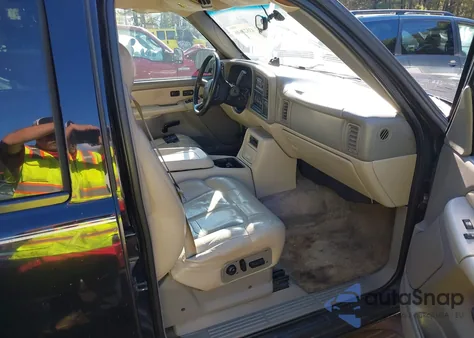 2002 Chevrolet Suburban 1500 Lt из США, поврежденный, VIN 3GNFK16Z92G358932